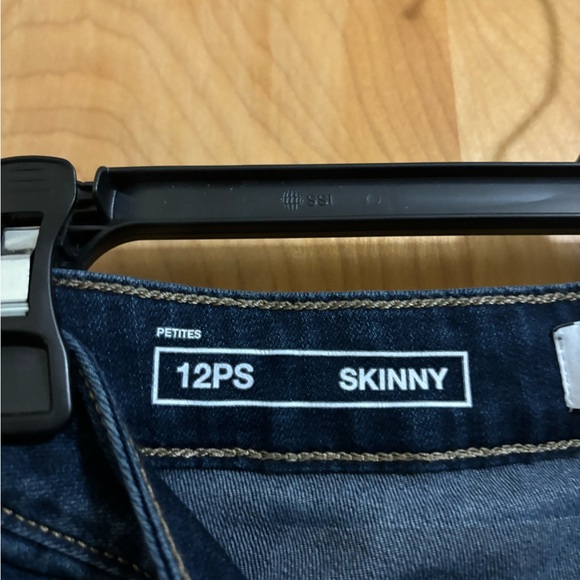 Sonoma Skinny Jeans Dark Wash Size 12PS EUC - Picture 2 of 9